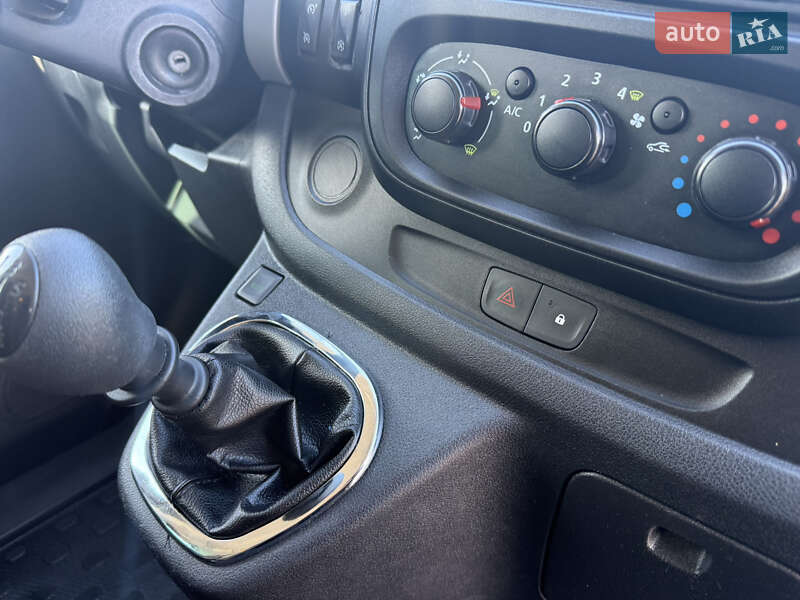 Минивэн Renault Trafic 2018 в Луцке