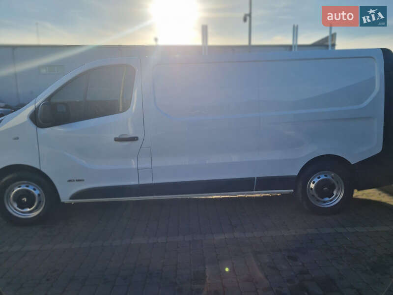 Вантажний фургон Renault Trafic 2017 в Мукачевому