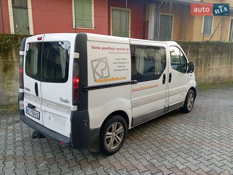 Минивэн Renault Trafic 2004 в Кривом Роге