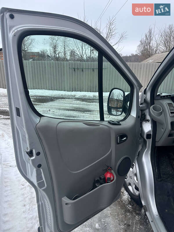 Минивэн Renault Trafic 2014 в Ромнах