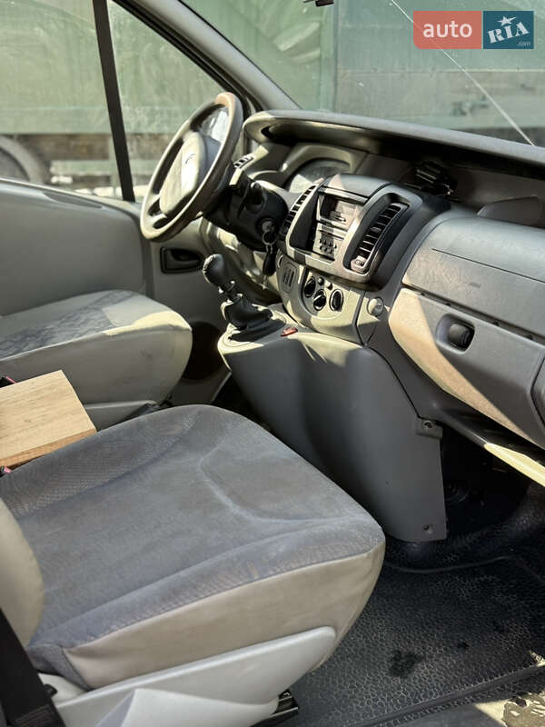 Вантажний фургон Renault Trafic 2006 в Києві