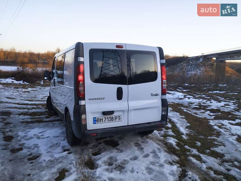 Мінівен Renault Trafic 2006 в Смілі фото 7 Мінівен Renault Trafic 2006 в Смілі