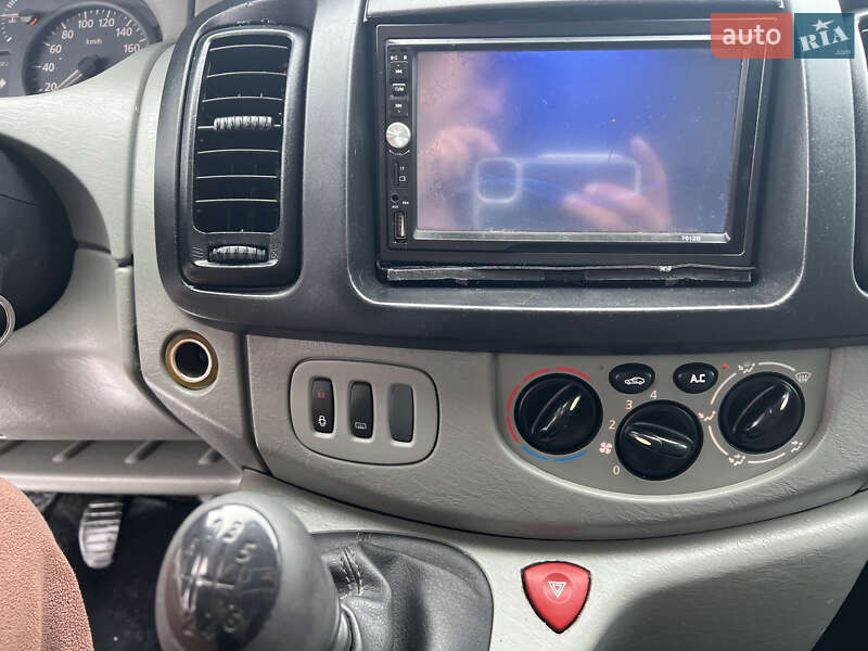 Минивэн Renault Trafic 2001 в Баре