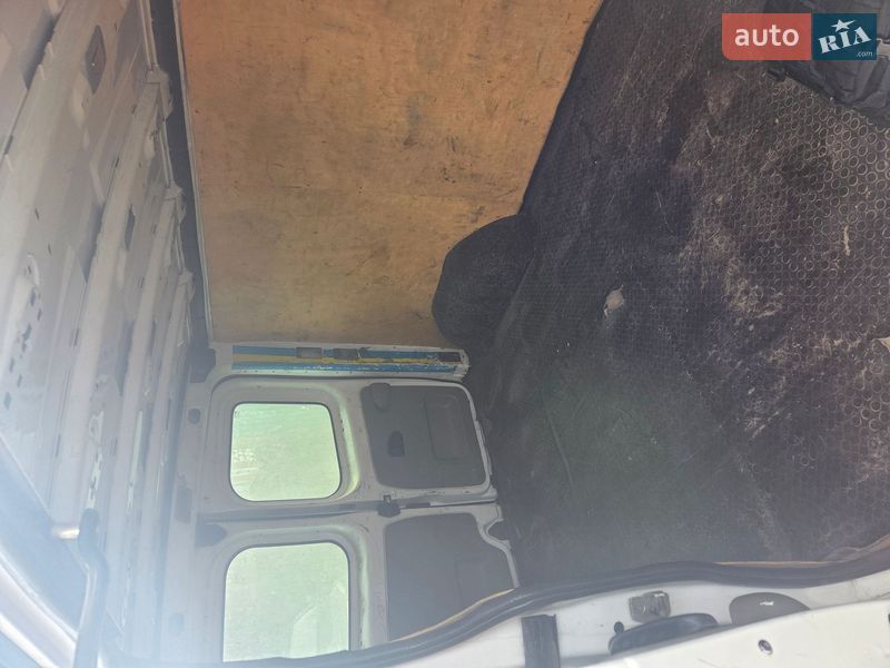 Грузовой фургон Renault Trafic 2008 в Киеве