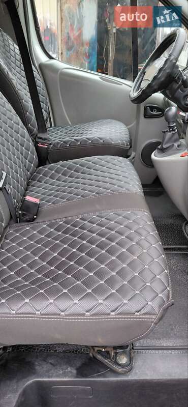 Мікроавтобус Renault Trafic 2006 в Одесі
