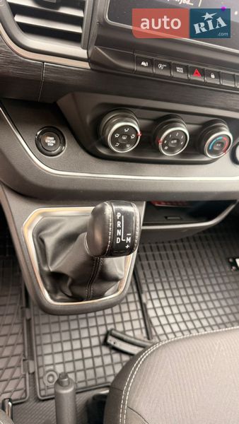 Грузовой фургон Renault Trafic 2023 в Львове