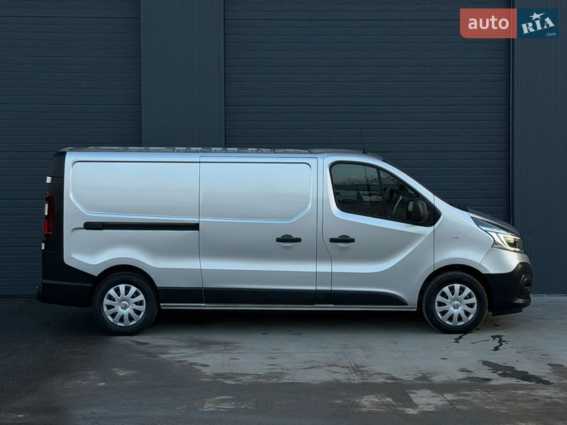 Вантажний фургон Renault Trafic 2020 в Дубні