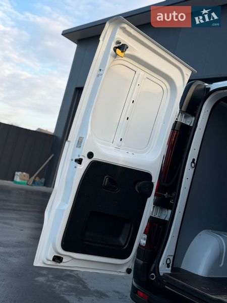 Вантажний фургон Renault Trafic 2020 в Дубні