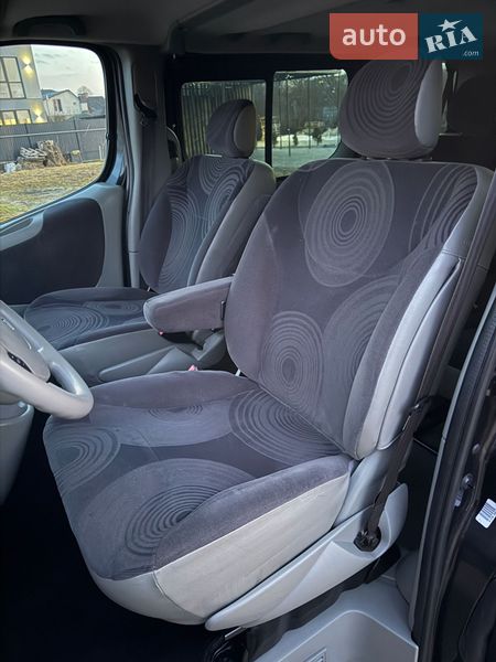 Минивэн Renault Trafic 2009 в Ровно