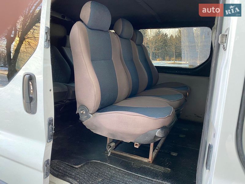 Мінівен Renault Trafic 2004 в Житомирі