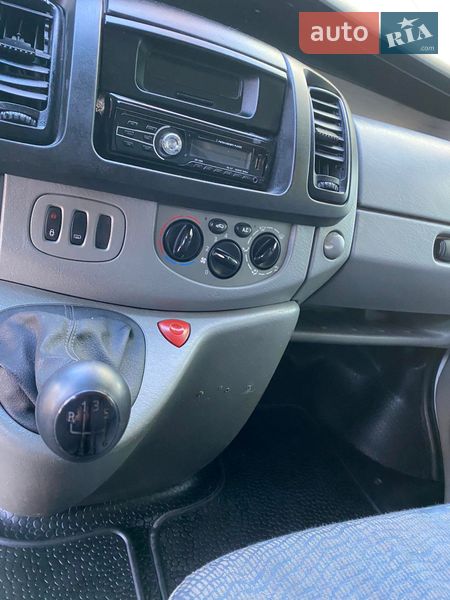 Мінівен Renault Trafic 2004 в Житомирі