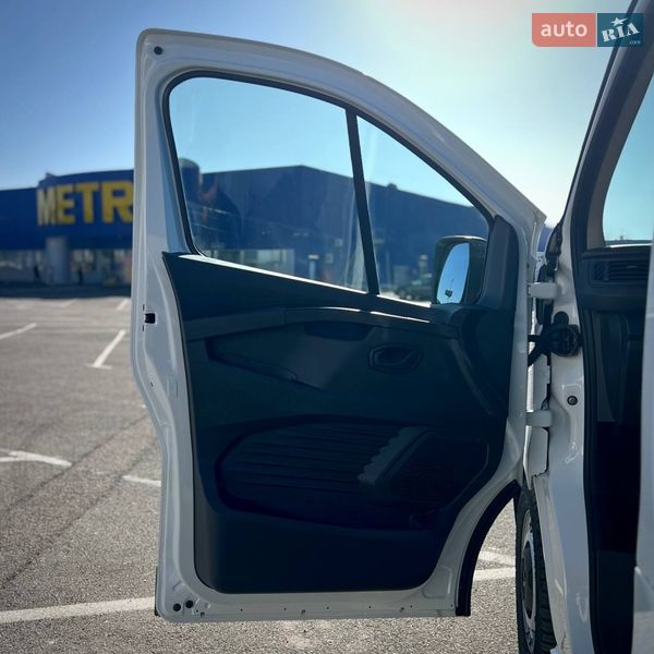 Грузовой фургон Renault Trafic 2022 в Киеве