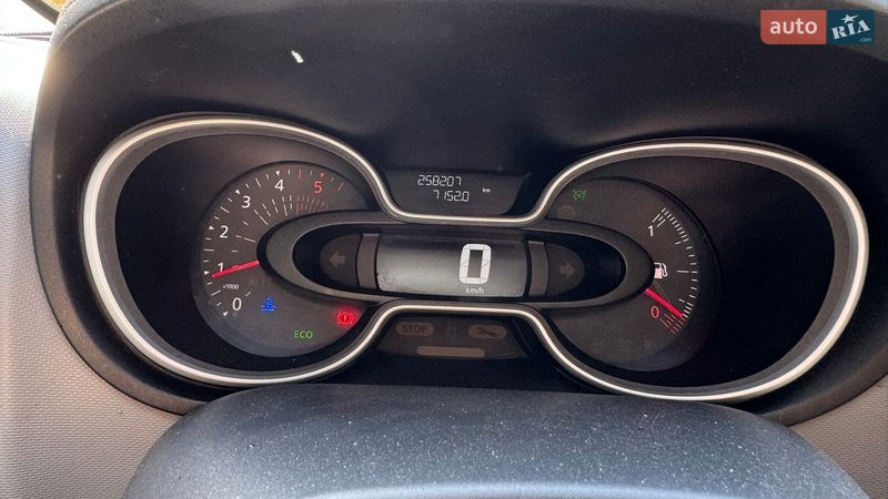 Грузовой фургон Renault Trafic 2017 в Львове