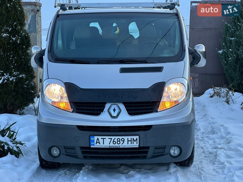 Минивэн Renault Trafic 2007 в Делятине