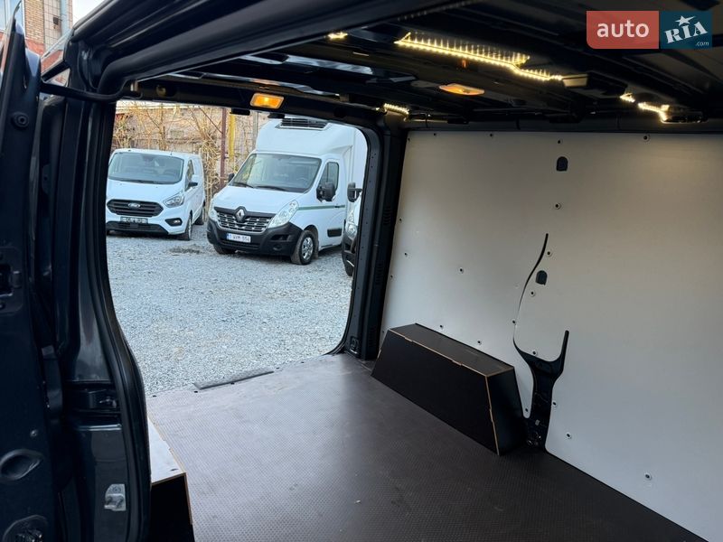 Вантажний фургон Renault Trafic 2022 в Рівному