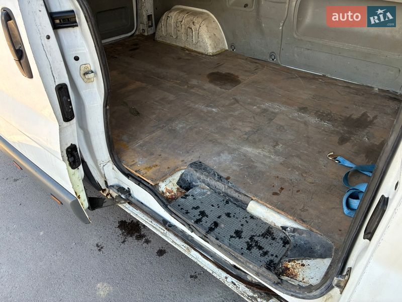 Мікроавтобус вантажний (до 3,5т) Renault Trafic 2007 в Ірпені фото 13 Мікроавтобус вантажний (до 3,5т) Renault Trafic 2007 в Ірпені