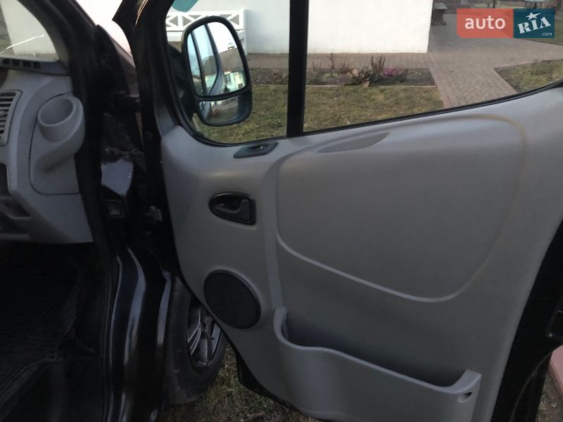 Грузопассажирский фургон Renault Trafic 2012 в Красилове