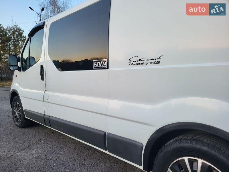 Мінівен Renault Trafic 2004 в Хмельницькому