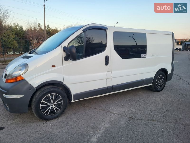 Мінівен Renault Trafic 2004 в Хмельницькому