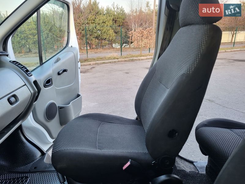 Мінівен Renault Trafic 2004 в Хмельницькому