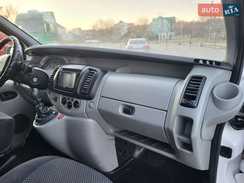 Мінівен Renault Trafic 2004 в Хмельницькому