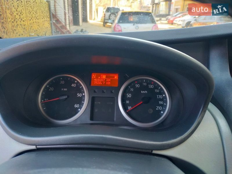Минивэн Renault Trafic 2011 в Ирпене фото 10 Минивэн Renault Trafic 2011 в Ирпене