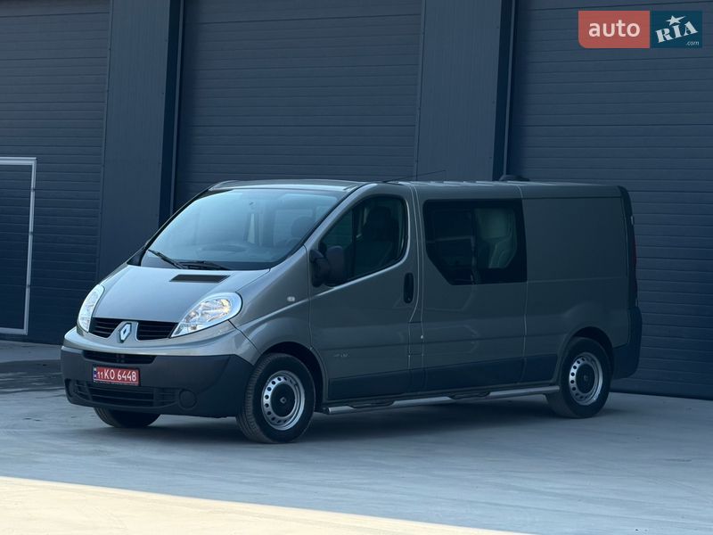 Вантажопасажирський фургон Renault Trafic 2012 в Дубні