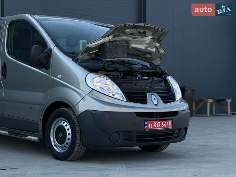 Вантажопасажирський фургон Renault Trafic 2012 в Дубні