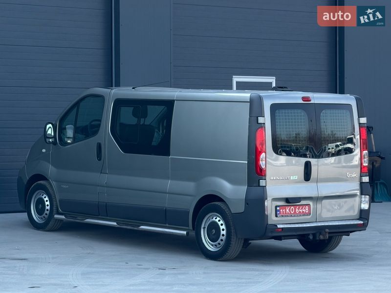 Вантажопасажирський фургон Renault Trafic 2012 в Дубні