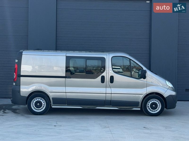 Вантажопасажирський фургон Renault Trafic 2012 в Дубні