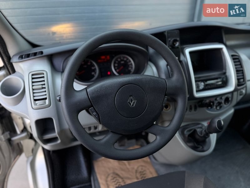 Вантажопасажирський фургон Renault Trafic 2012 в Дубні