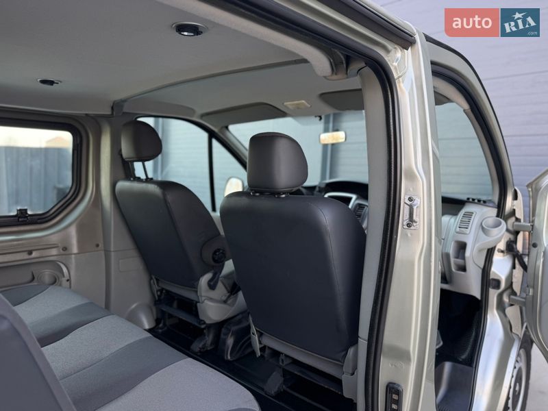 Вантажопасажирський фургон Renault Trafic 2012 в Дубні