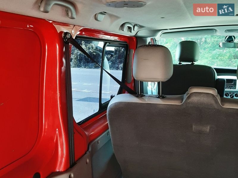 Грузопассажирский фургон Renault Trafic 2010 в Полтаве