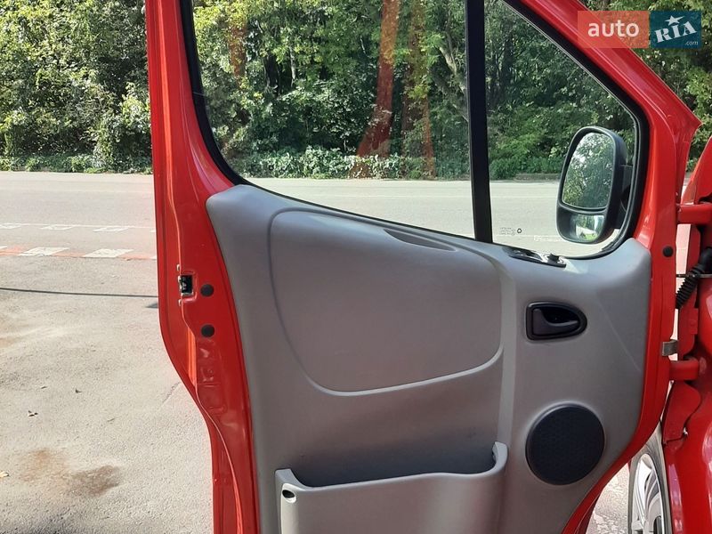 Грузопассажирский фургон Renault Trafic 2010 в Полтаве