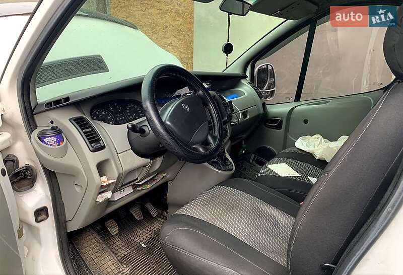 Минивэн Renault Trafic 2003 в Днепре фото 3 Минивэн Renault Trafic 2003 в Днепре