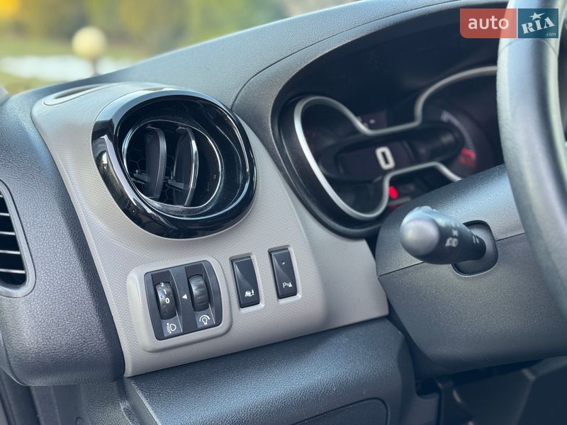 Мінівен Renault Trafic 2018 в Сарнах фото 25 Мінівен Renault Trafic 2018 в Сарнах