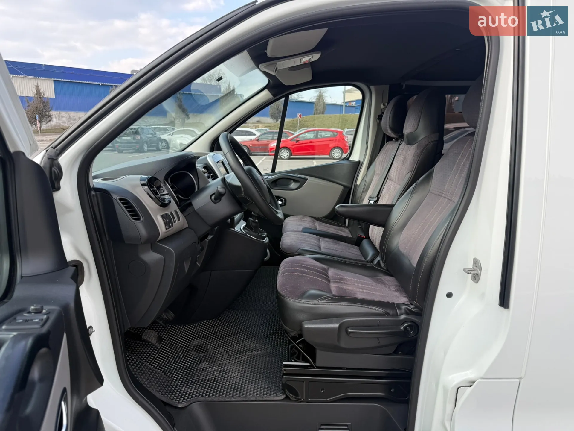 2017 Renault Trafic - мініатюра 13