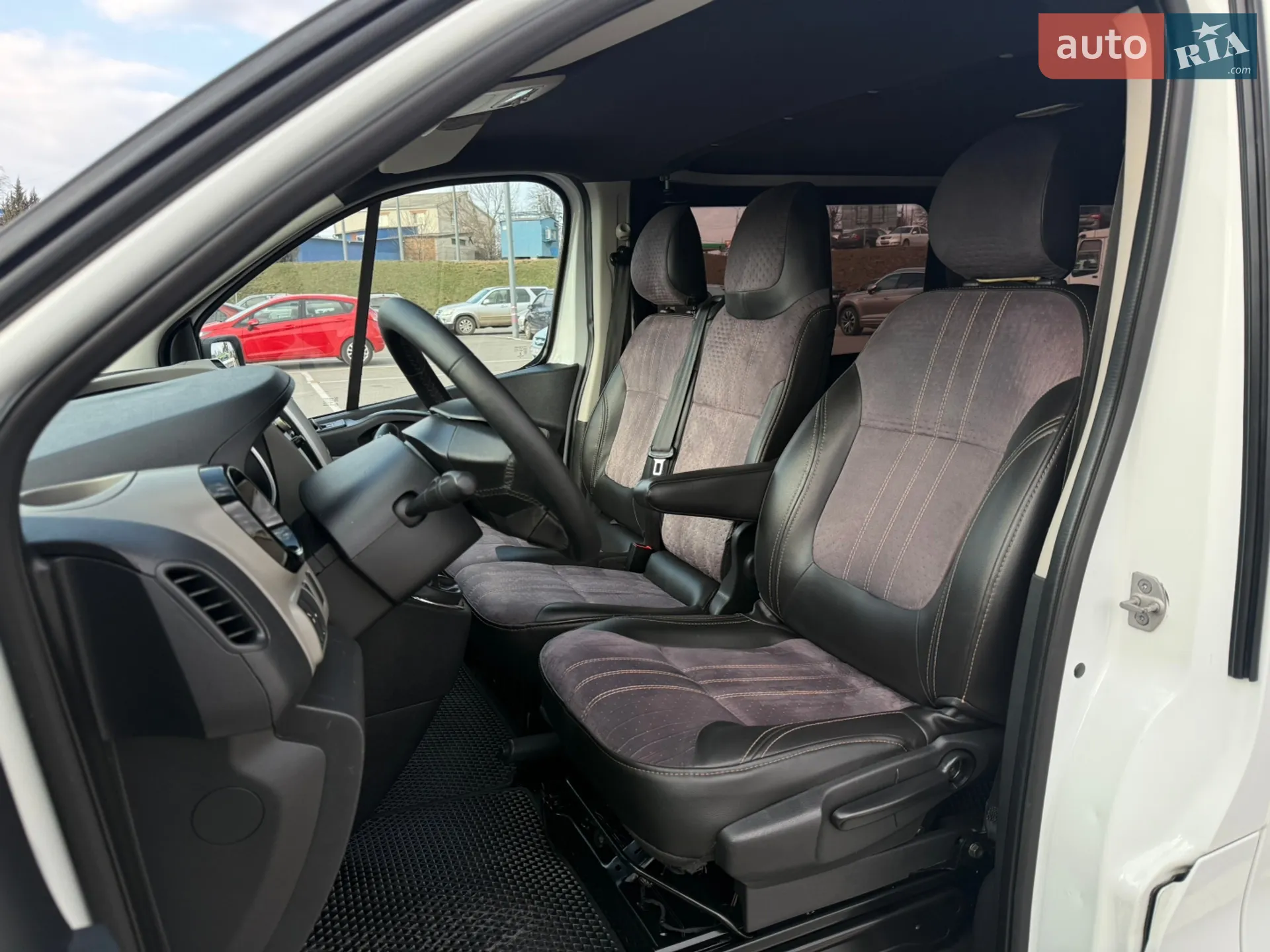 2017 Renault Trafic - мініатюра 14