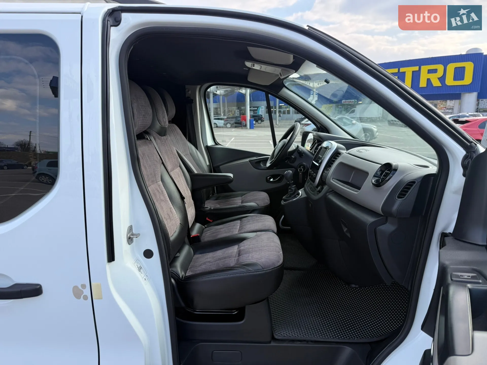 2017 Renault Trafic - мініатюра 18