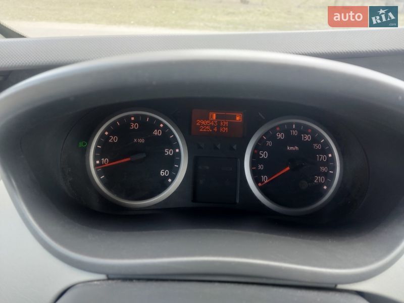 Грузопассажирский фургон Renault Trafic 2012 в Ровно фото 28 Грузопассажирский фургон Renault Trafic 2012 в Ровно