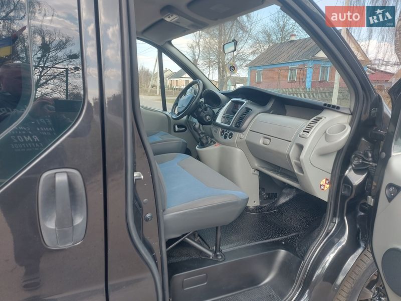 Грузопассажирский фургон Renault Trafic 2012 в Ровно фото 37 Грузопассажирский фургон Renault Trafic 2012 в Ровно