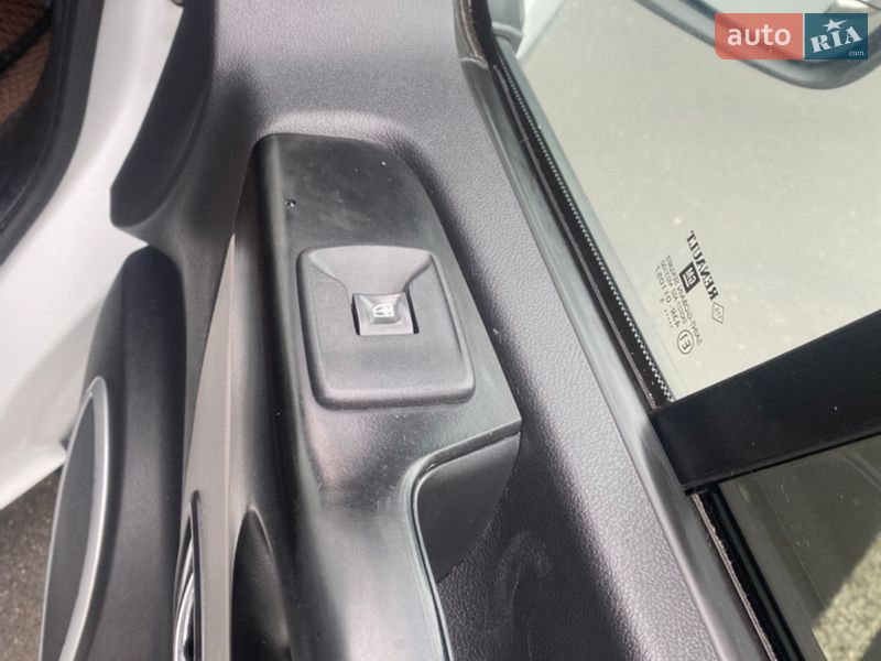 Мікроавтобус вантажний (до 3,5т) Renault Trafic 2015 в Білгороді-Дністровському