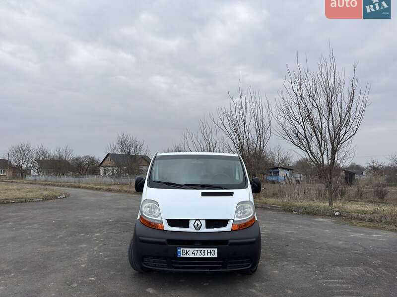 Минивэн Renault Trafic 2004 в Ровно