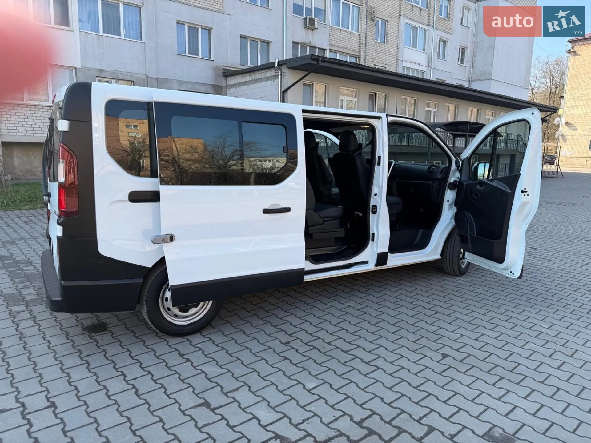 2021 Renault Trafic - мініатюра 16