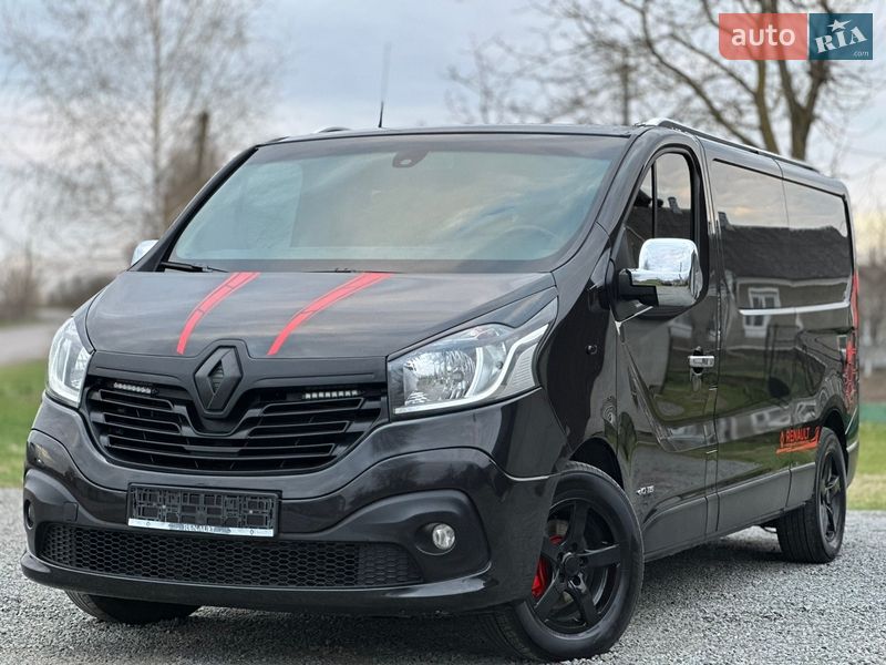 Минивэн Renault Trafic 2016 в Млинове