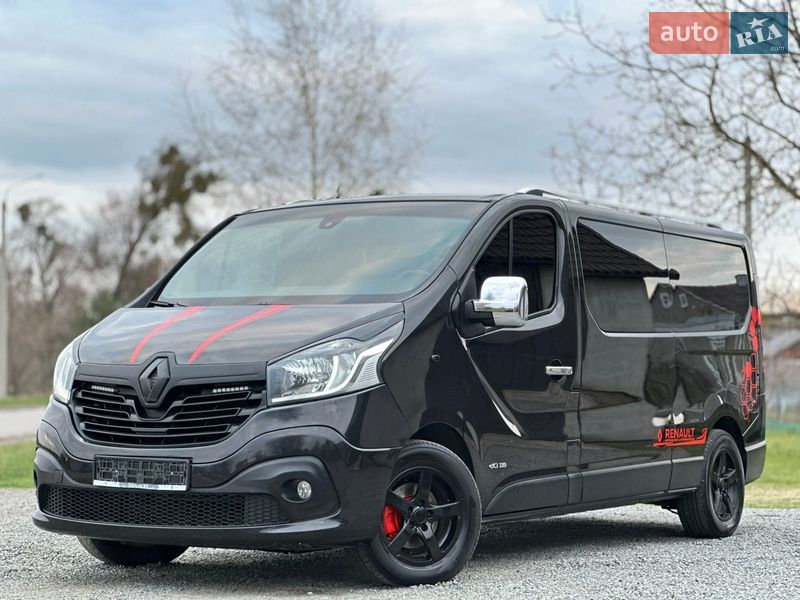 Минивэн Renault Trafic 2016 в Млинове