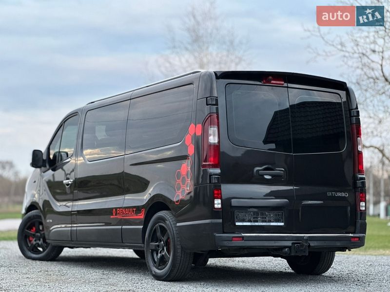 Минивэн Renault Trafic 2016 в Млинове