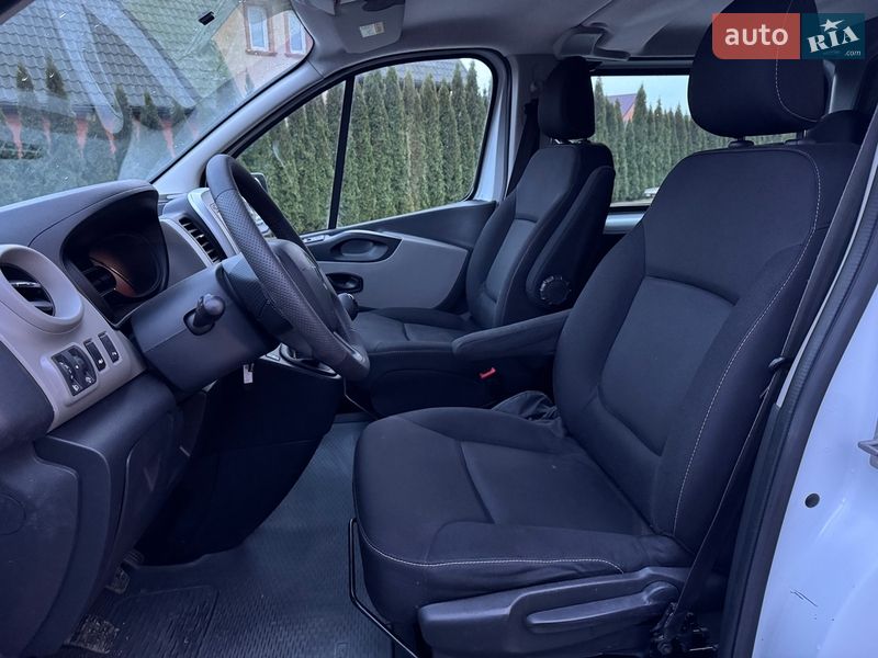 Грузопассажирский фургон Renault Trafic 2016 в Луцке