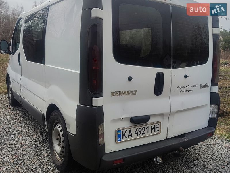 Вантажопасажирський фургон Renault Trafic 2003 в Києві