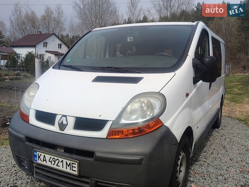 Вантажопасажирський фургон Renault Trafic 2003 в Києві